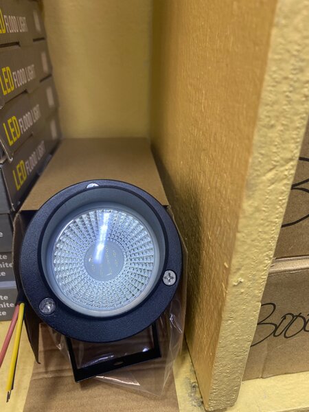 Projecteur LED RGB extérieur