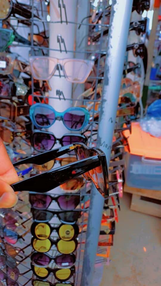 Lunettes de soleil chics