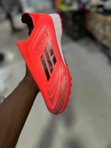 Chaussures de football F50