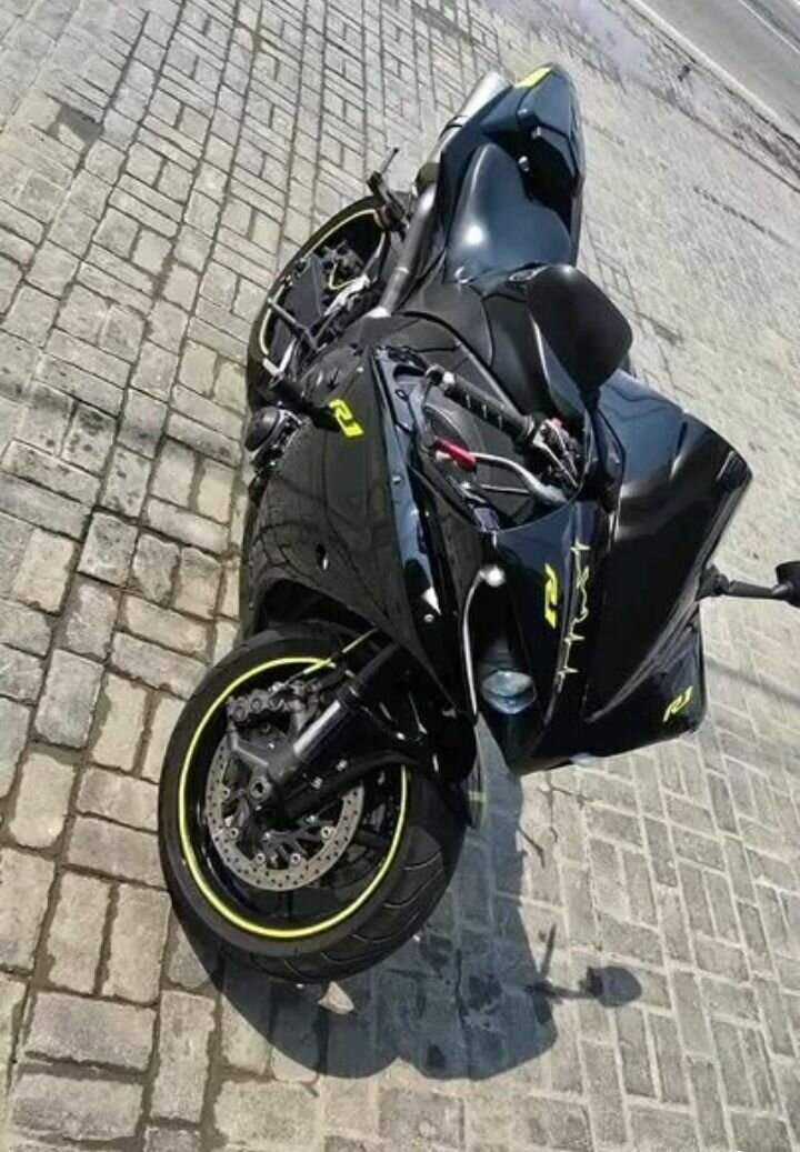 Yamaha R1 moto sport