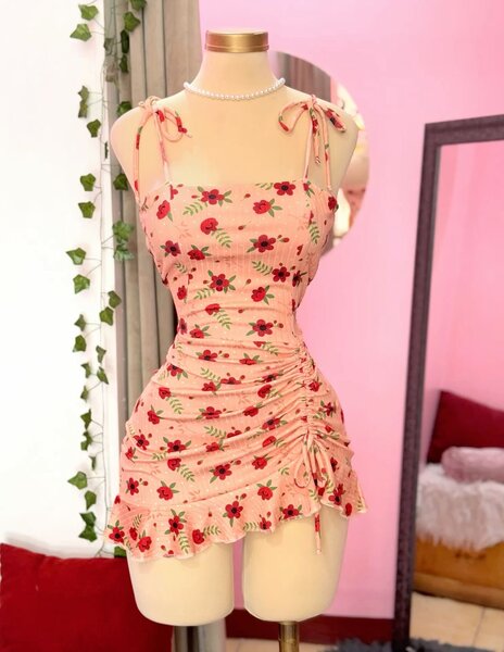 Robe d'été florale ajustée