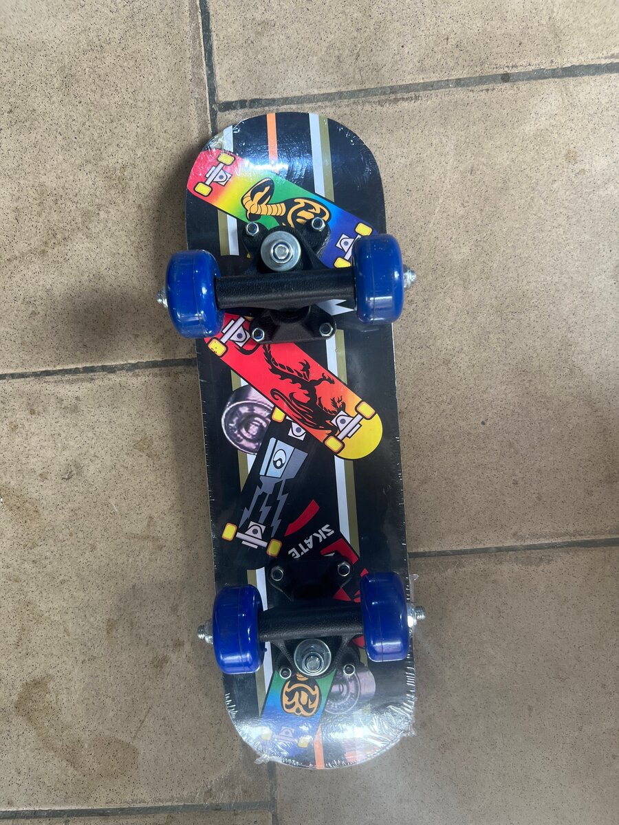 Skateboard Enfant - Planche à Roulettes pour les Petits