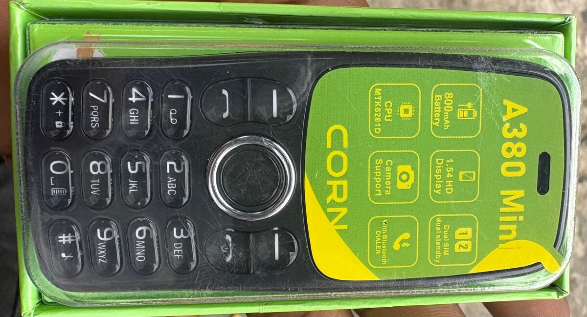 Téléphone Mini CORN A380