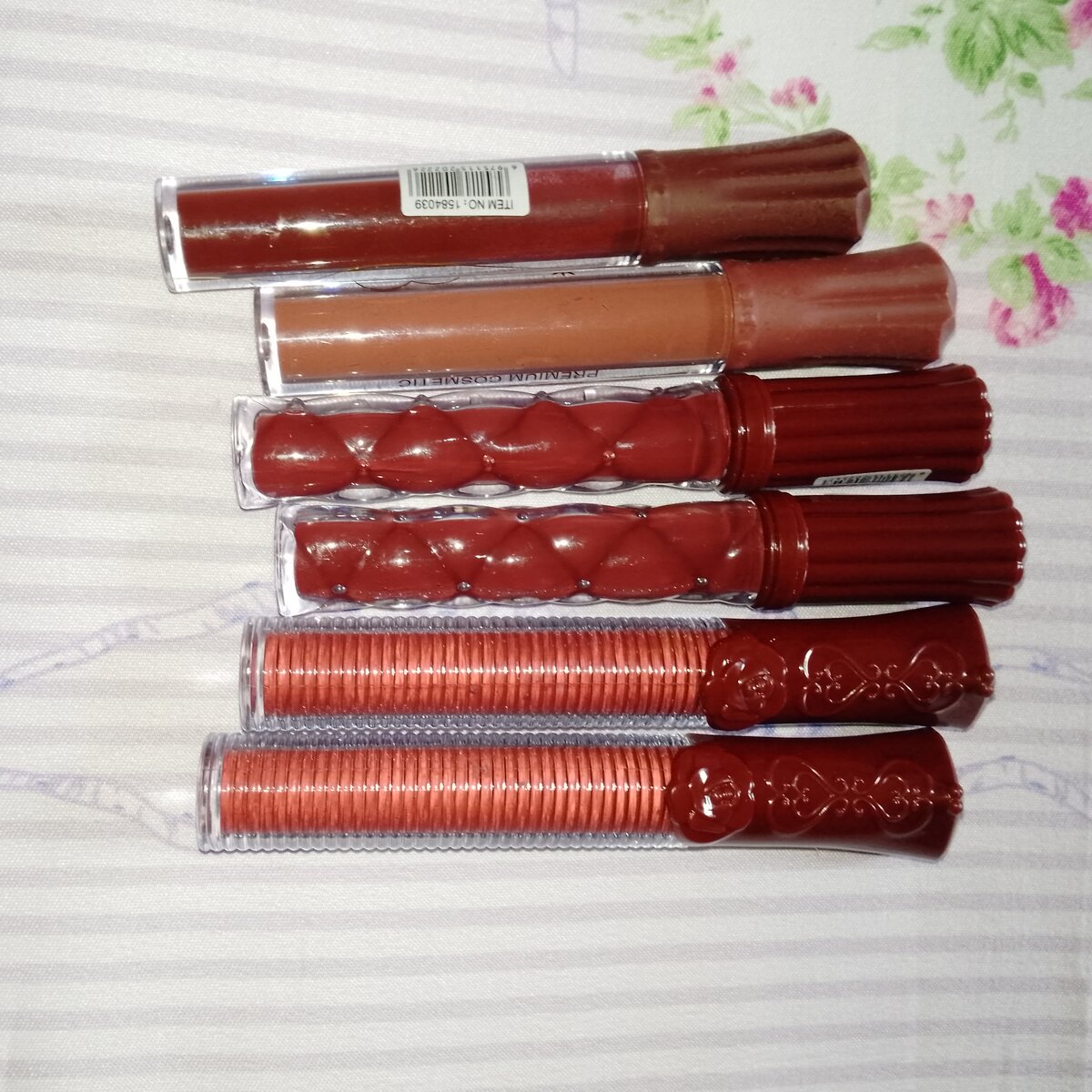 Ensemble de rouges à lèvres variés