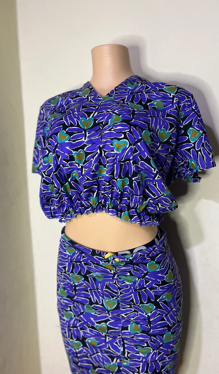 Ensemble coloré top et jupe