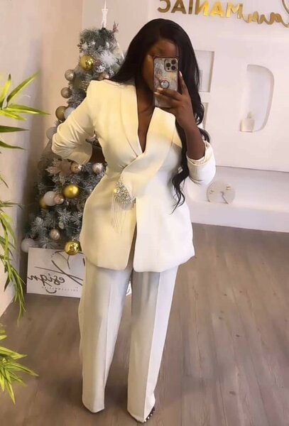 Costume élégant femme chic