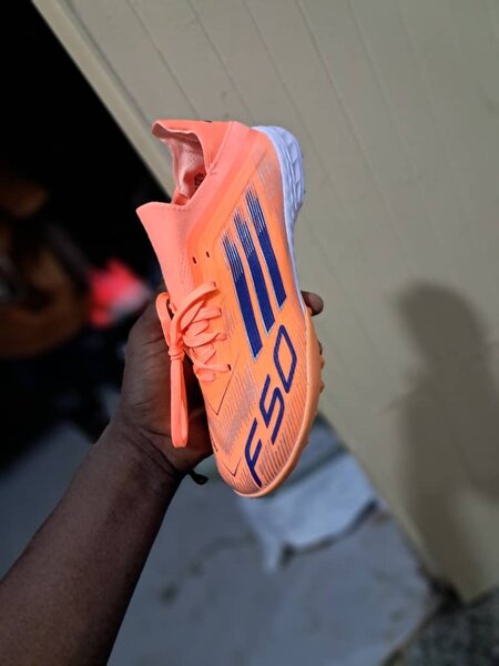 Chaussures de Football F50