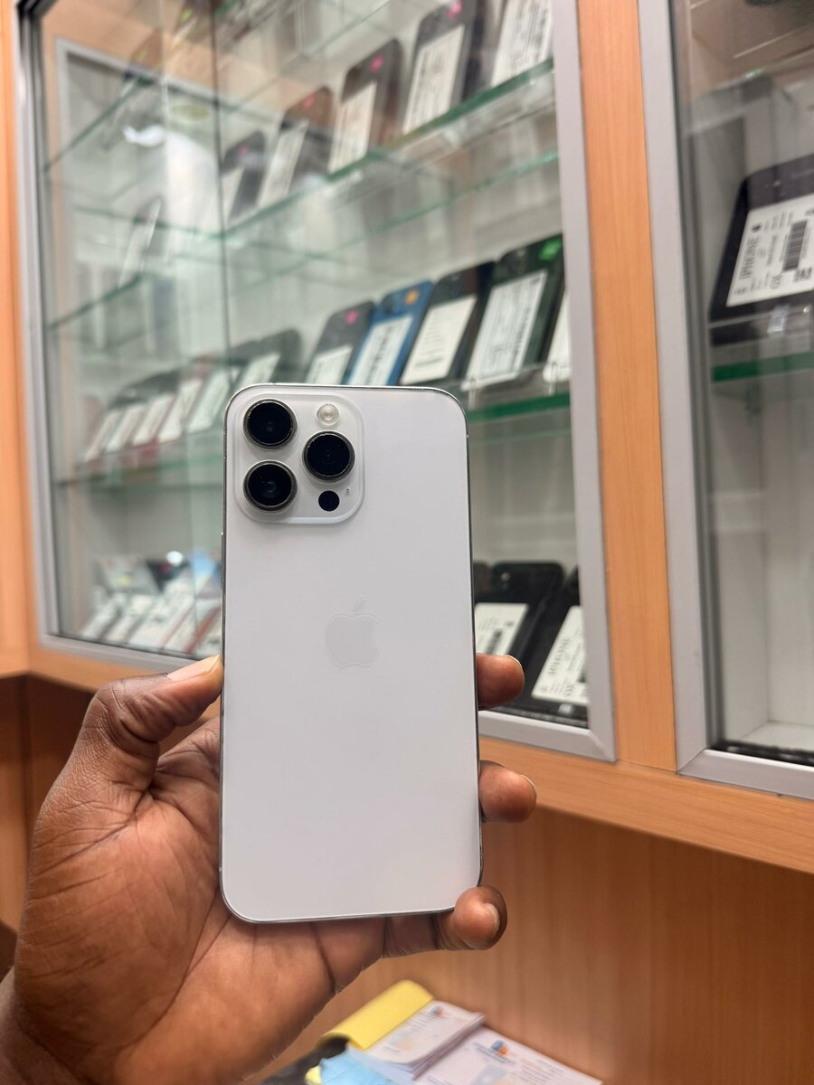 14 pro max 128Go sans Message