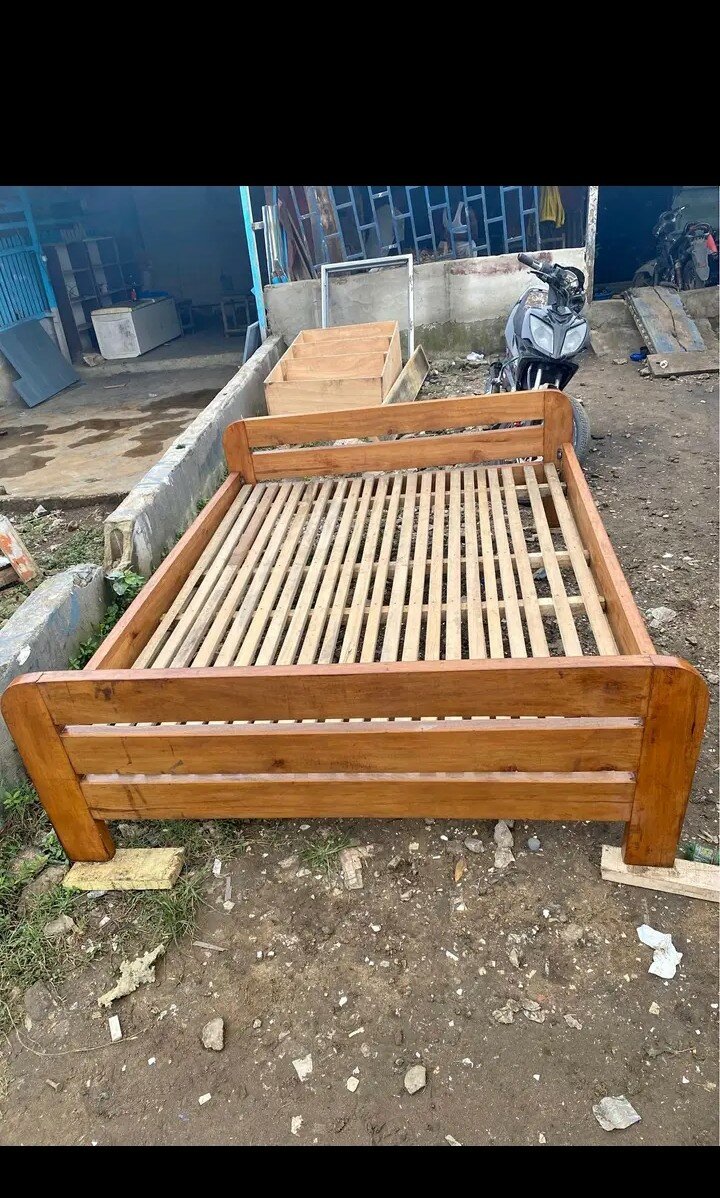 Lit en bois solide durable