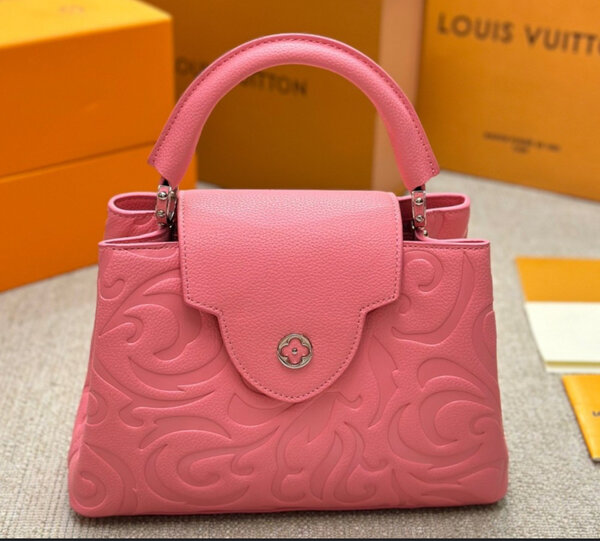 Sac à main élégant rose