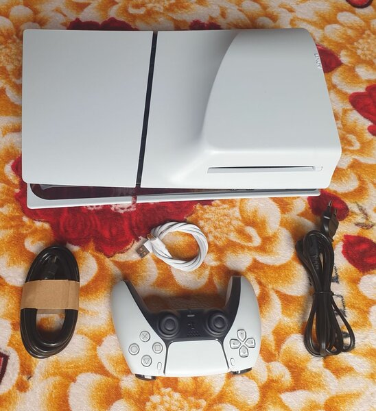 PS5 Slim propre jamais démonté