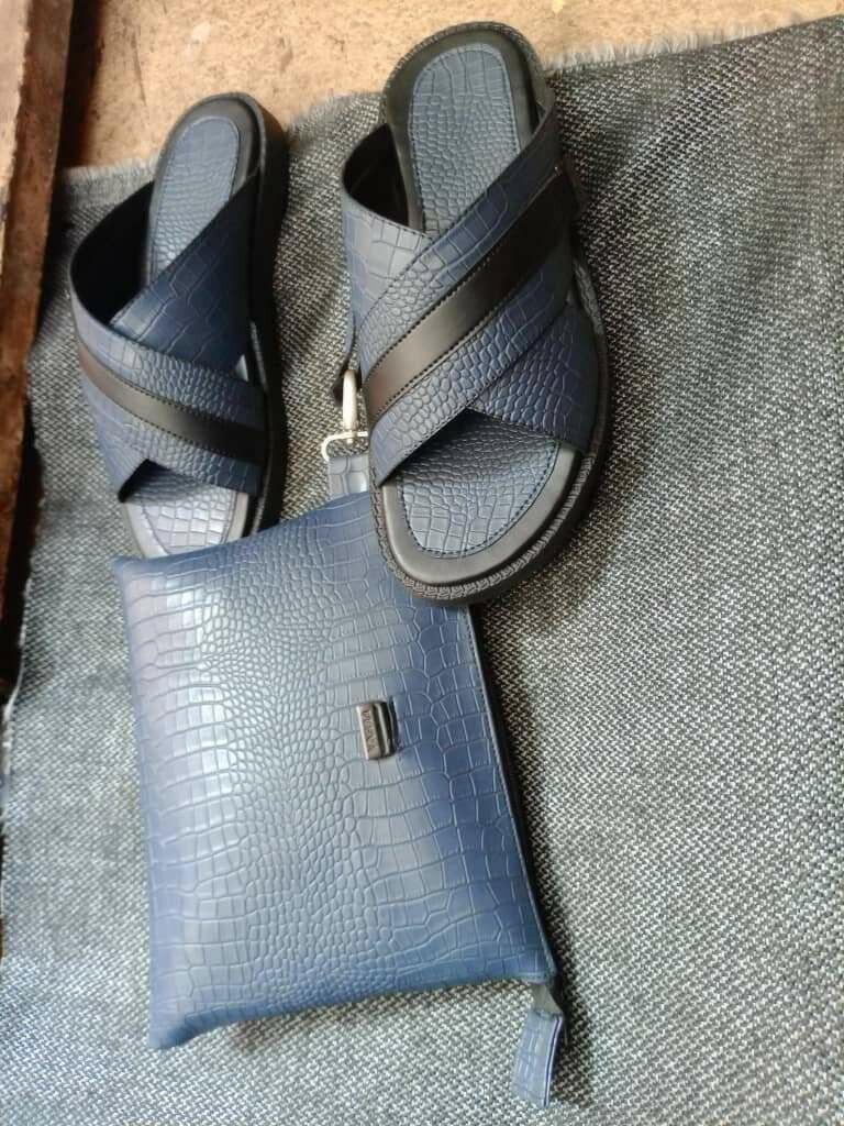 Sandales cuir croisé bleu...