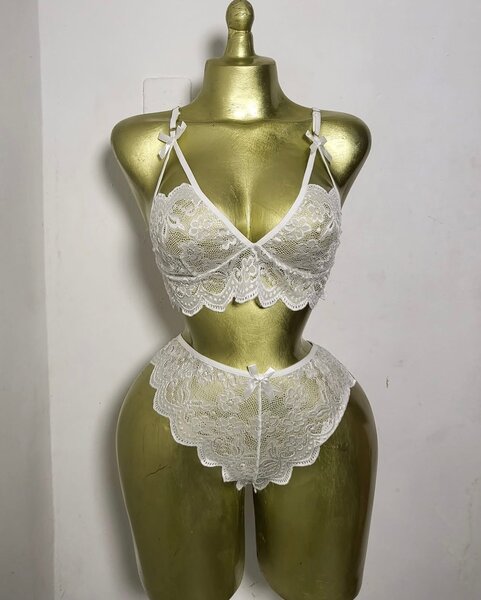 Ensemble lingerie dentelle blanc