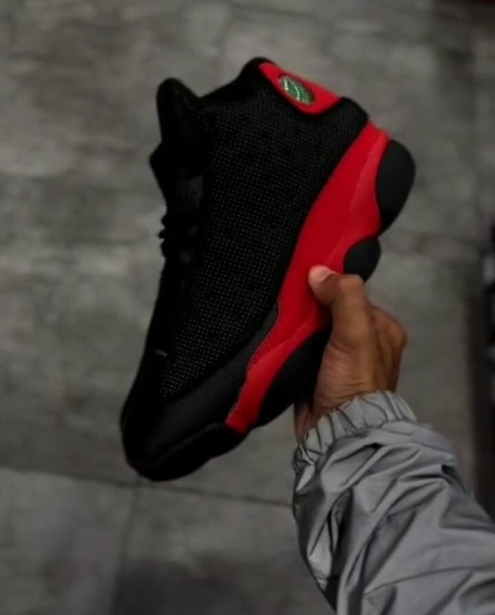 JORDAN 13 rouge et noir