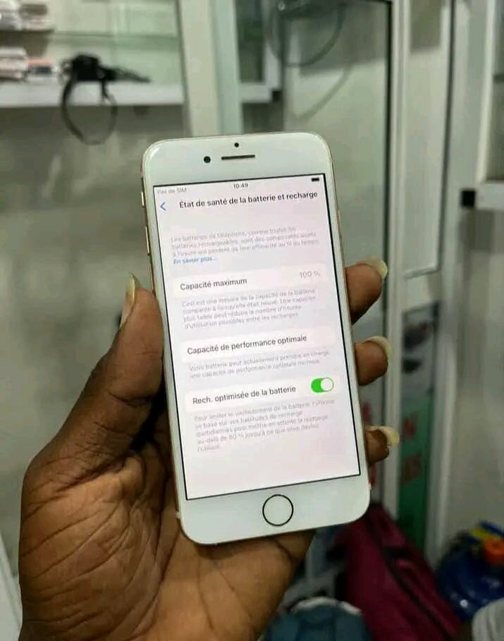 iPhone 8 doré 64 Go