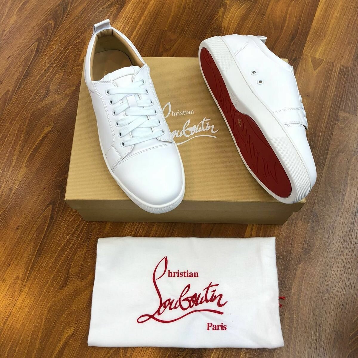 Baskets blanches élégantes