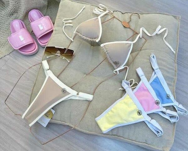 Bikinis colorés à la mode