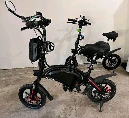 Vélo électrique pliable compact