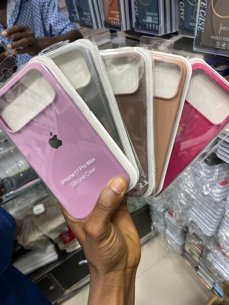 Coque silicone 17 pro max