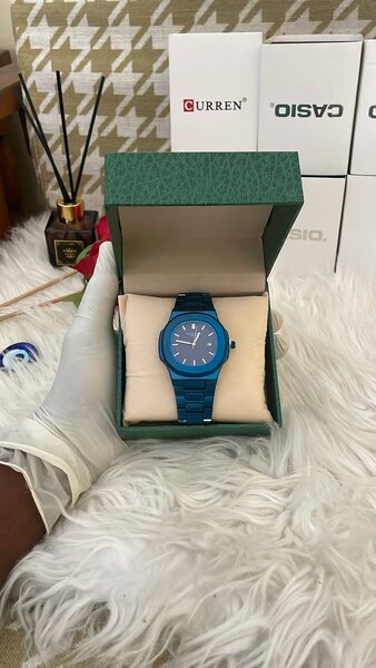 Montre en acier inoxydable élégante