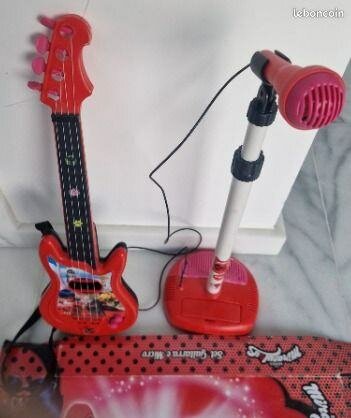Guitare et Micro Jouet Enfant