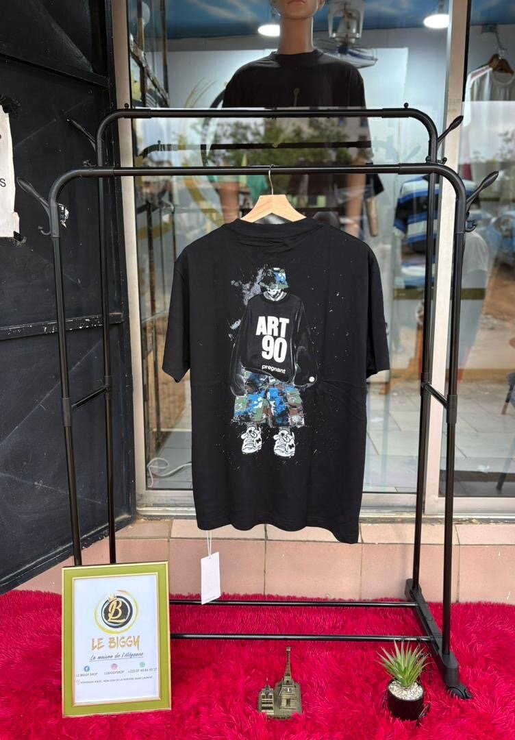 T-shirt graphique noir Art 90