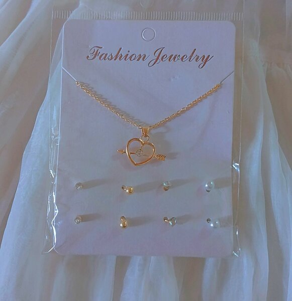 Collier et Boucles d'Oreilles Cœur Doré