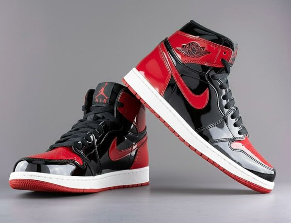 Baskets montantes rouges et noires