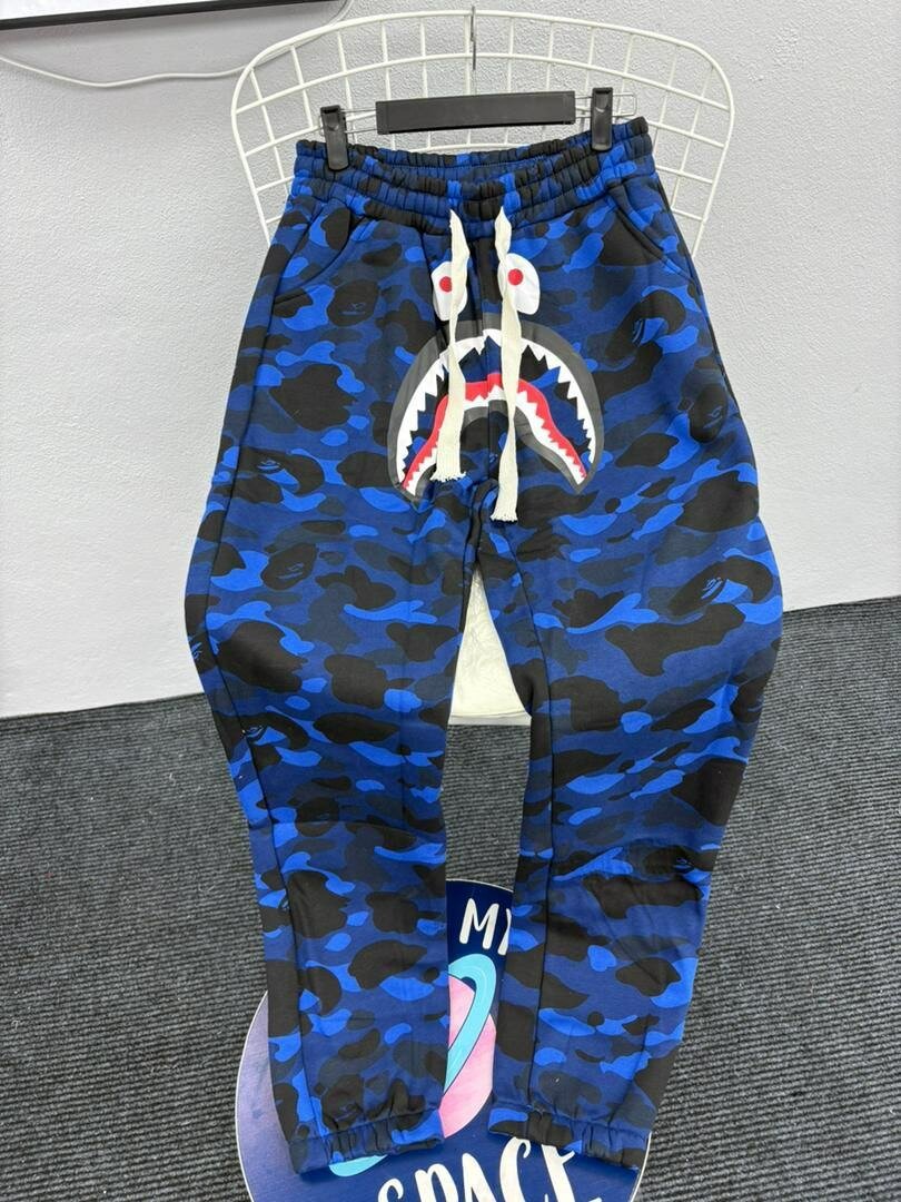Pantalons camouflage style requin