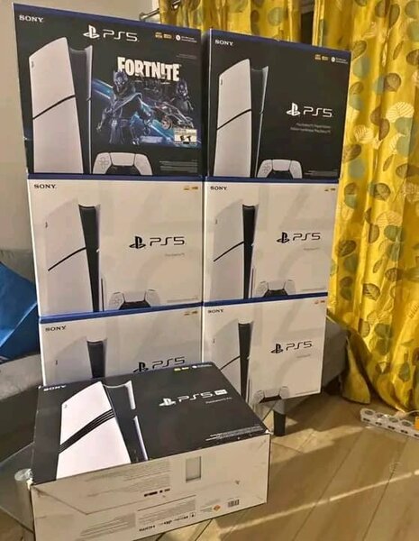 Console PS4 avec Manettes