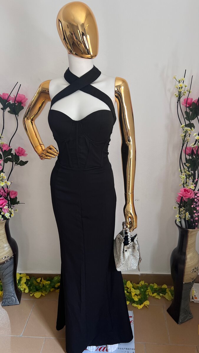 Robe Noire Élégante Soirée