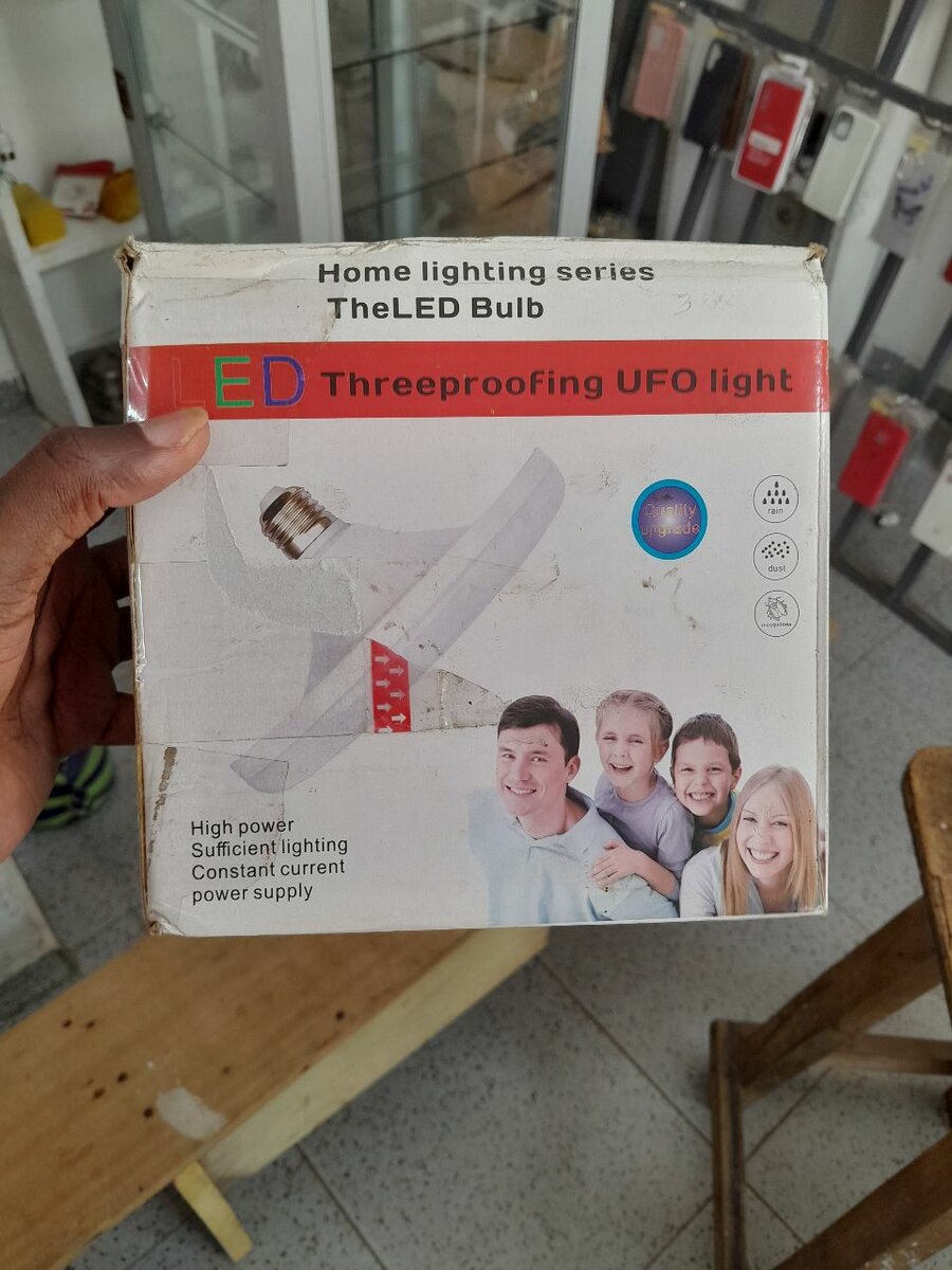 Lampe LED UFO Trois-preuves