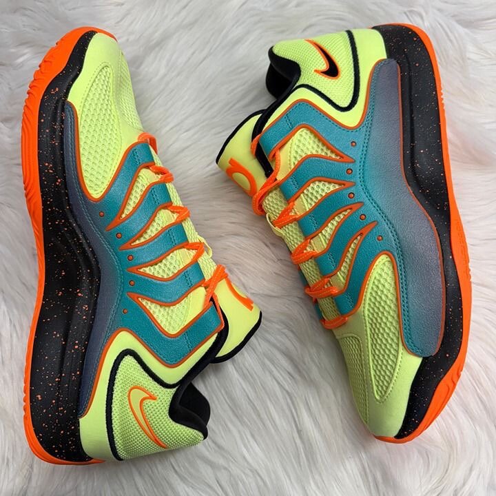 NIKE KD 18