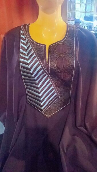 Robe caftan brodée élégante