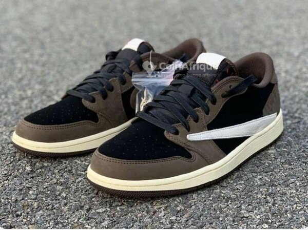 NIKE SB TRAVIS SCOTT