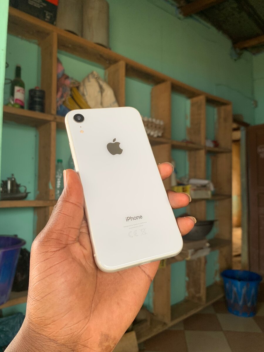 iPhone XR Blanc 64GB (sans ID)