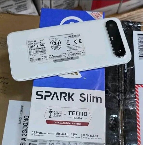 Smartphone Tecno SPARK Slim