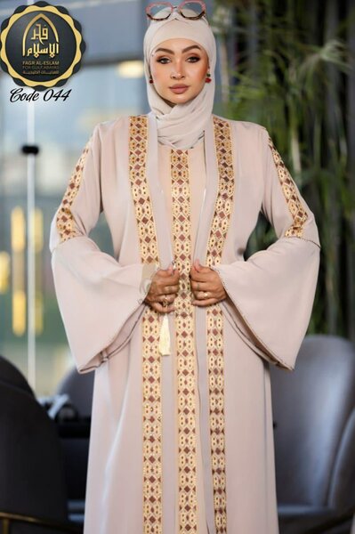 Robe Orientale Élégante