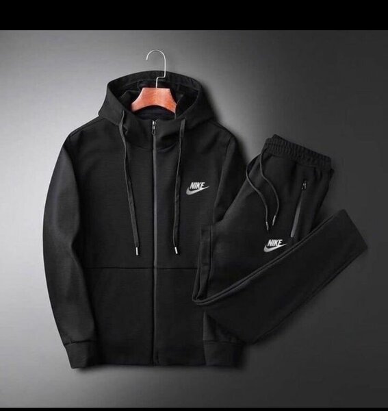 Ensemble survêtement Nike avec sac à dos