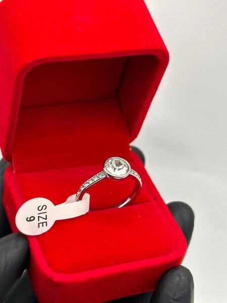 Bague en or avec diamant