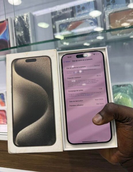 iPhone 15 Pro Gris Neuf