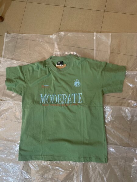 T-shirt vert "MODERATE"
