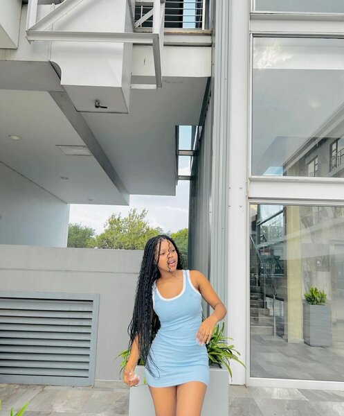 Robe moulante bleue élégante