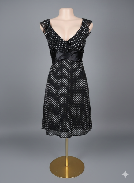Robe noire à pois élégante