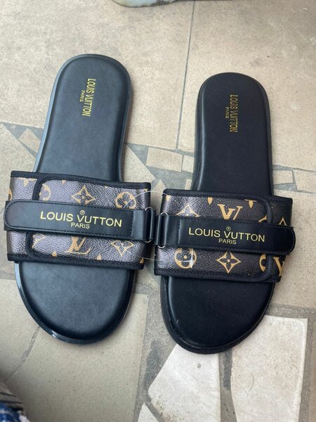 Claquettes tendance Louis Vuitton