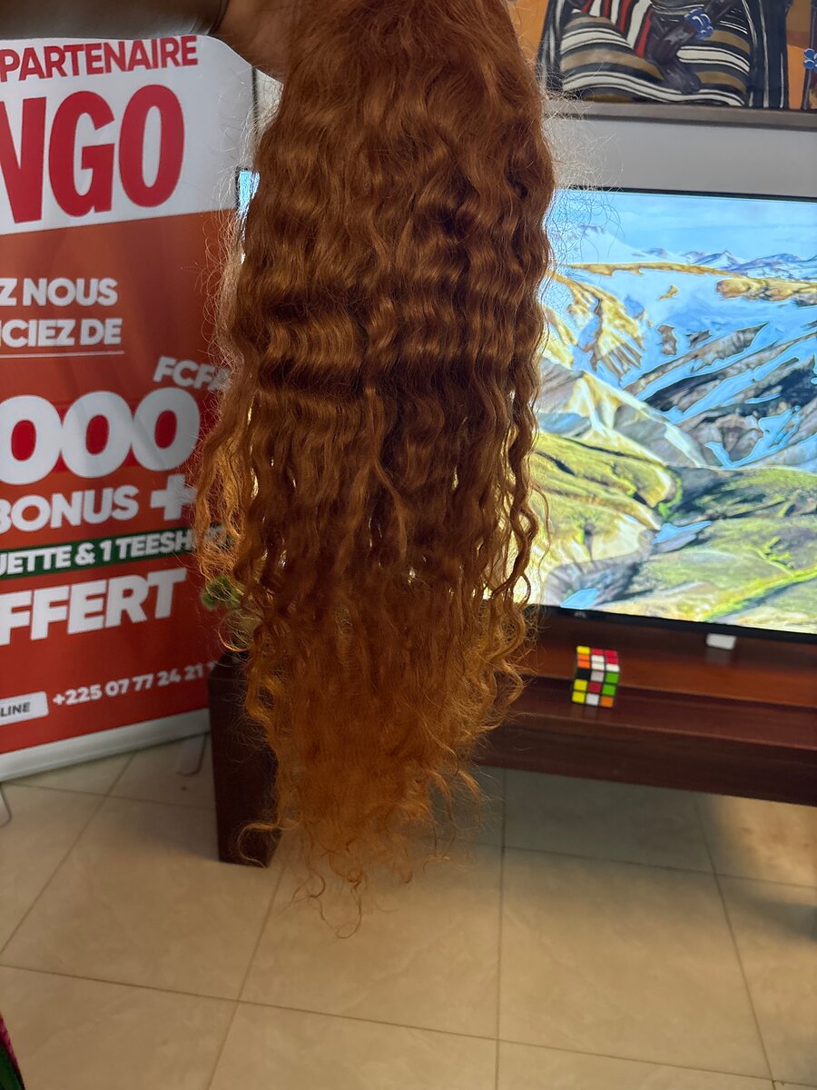 Perruque rousse bouclée