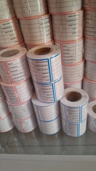 Étiquettes autocollantes