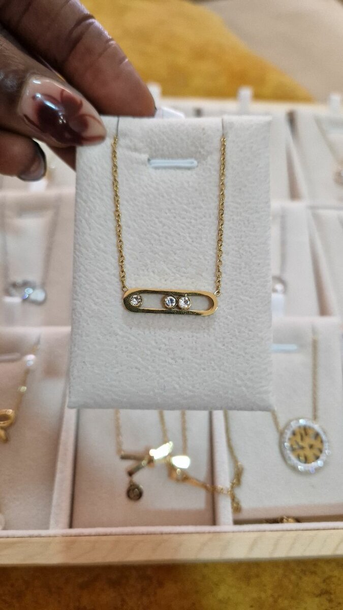 Collier pendentif en or élégant