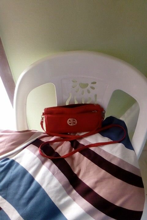 Sac à bandoulière en cuir rouge