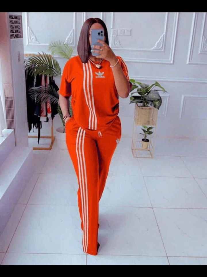 Ensemble de sport rouge tendance